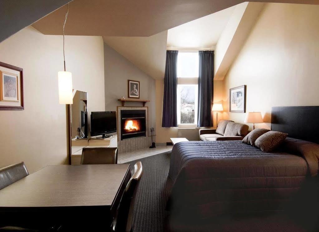 Hotel Vacances Tremblant มงต์-ทร็องบล็องต์ ภายนอก รูปภาพ