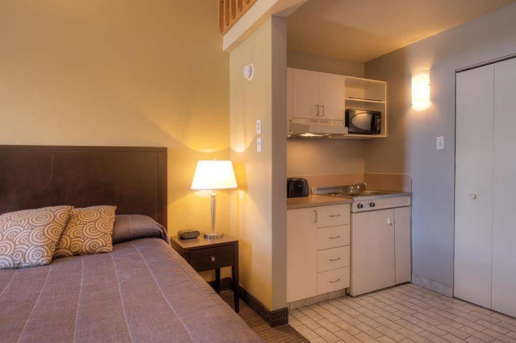 Hotel Vacances Tremblant มงต์-ทร็องบล็องต์ ภายนอก รูปภาพ