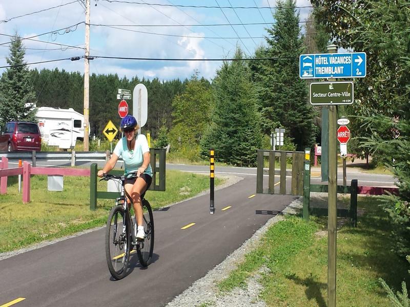 Hotel Vacances Tremblant มงต์-ทร็องบล็องต์ ภายนอก รูปภาพ