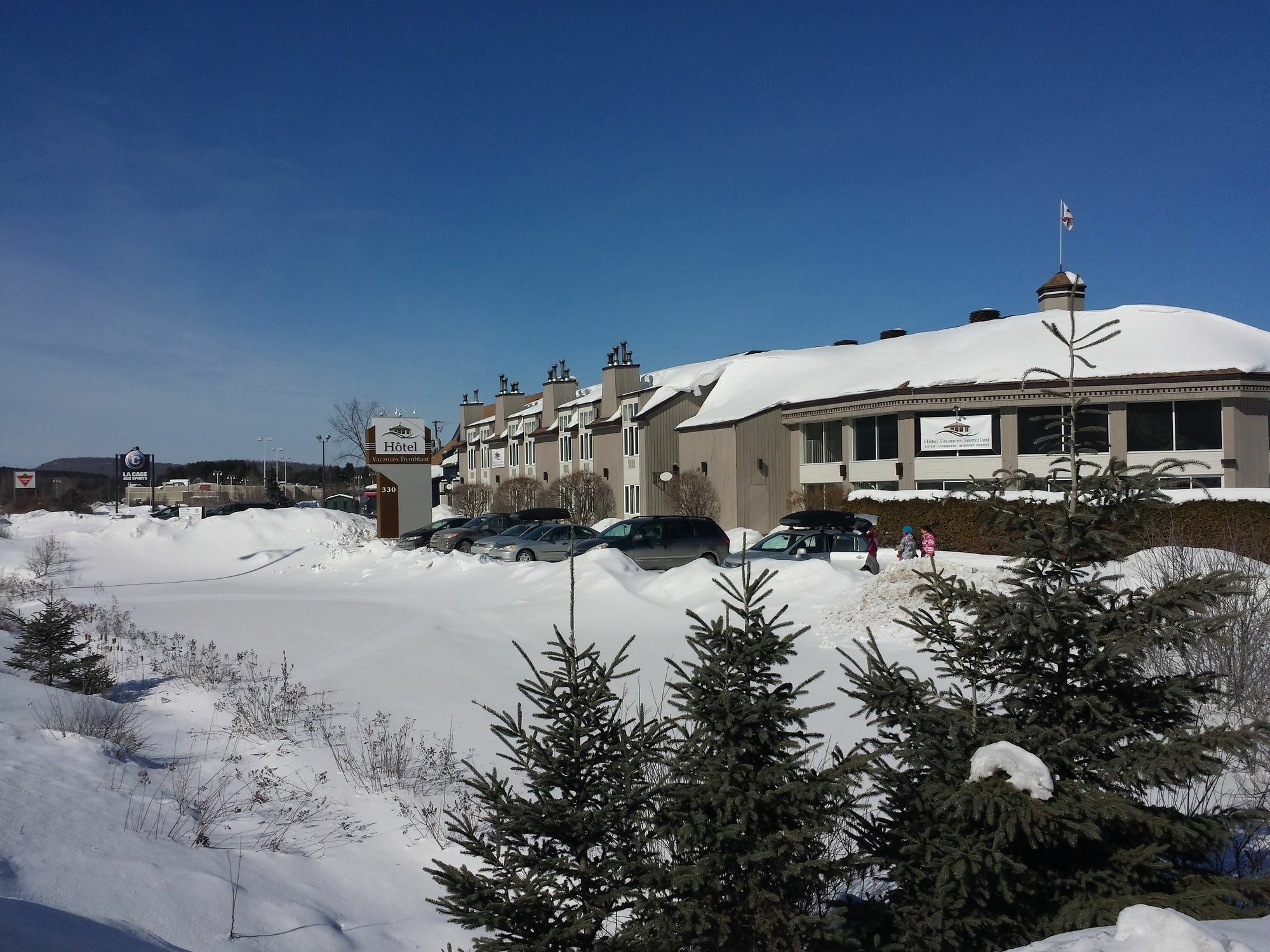 Hotel Vacances Tremblant มงต์-ทร็องบล็องต์ ภายนอก รูปภาพ
