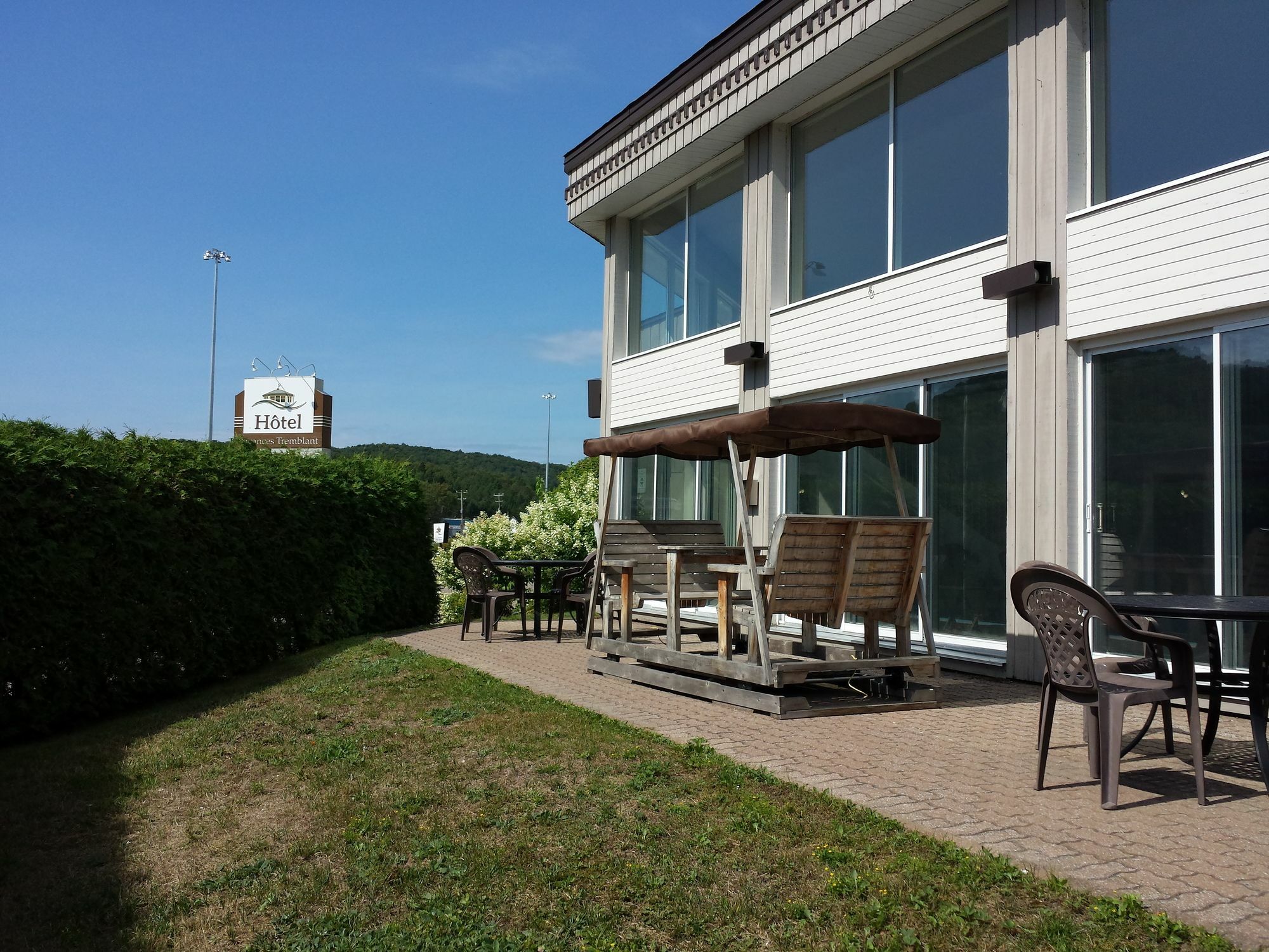Hotel Vacances Tremblant มงต์-ทร็องบล็องต์ ภายนอก รูปภาพ