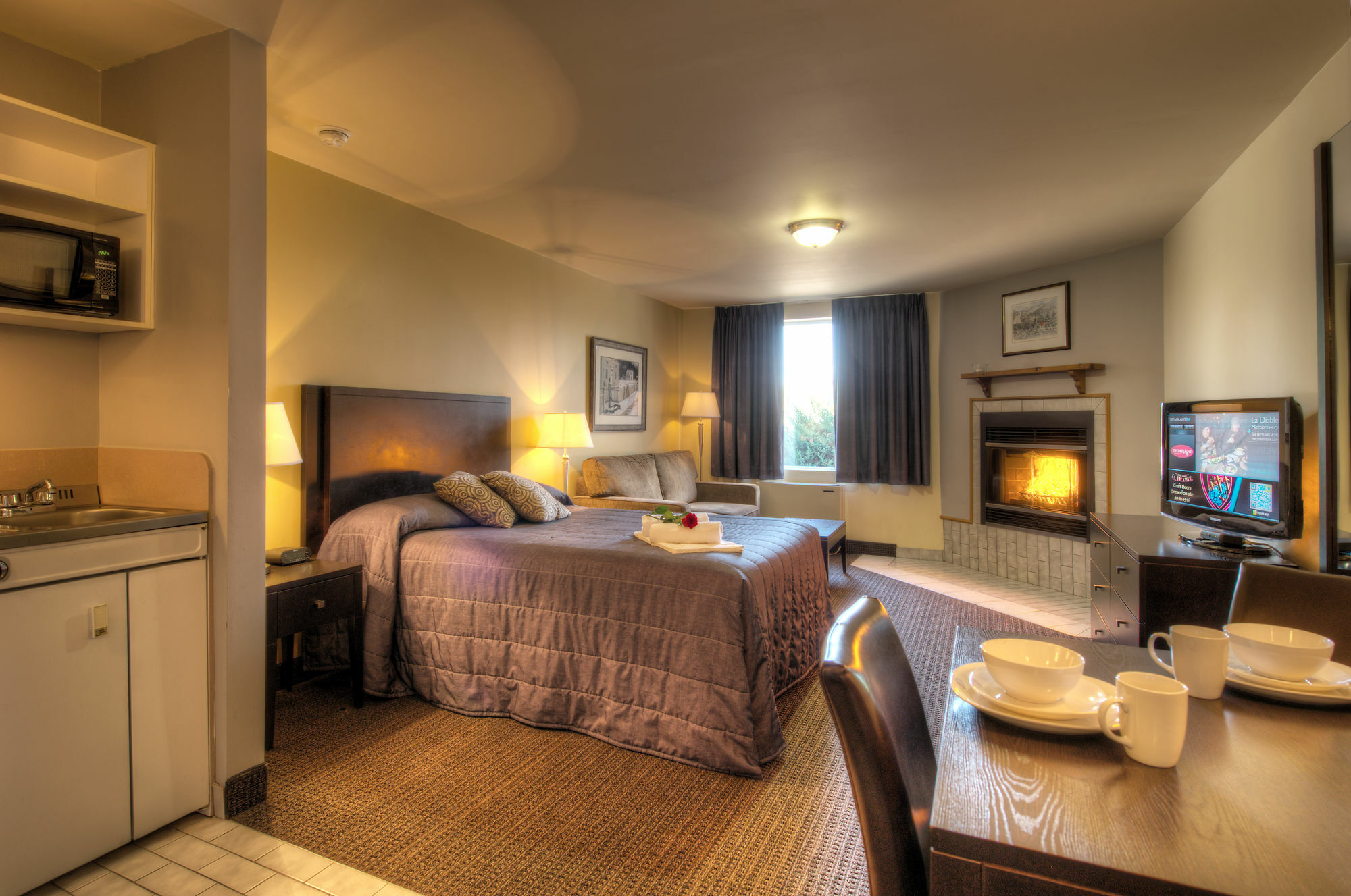Hotel Vacances Tremblant มงต์-ทร็องบล็องต์ ภายนอก รูปภาพ