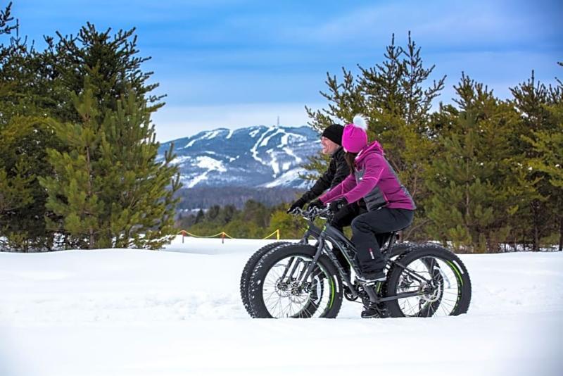 Hotel Vacances Tremblant มงต์-ทร็องบล็องต์ ภายนอก รูปภาพ
